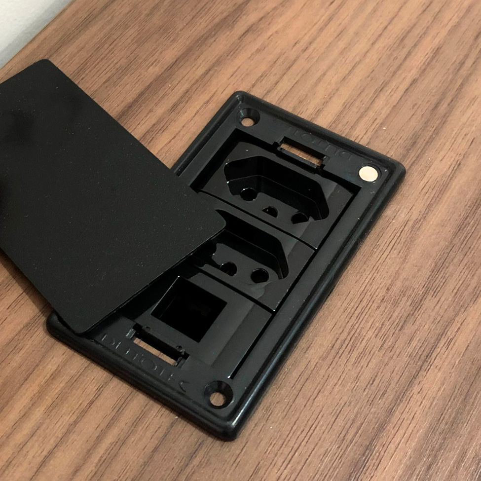 Mesa de Escritório Elara 2 PT 4 GV Nogal e Preta