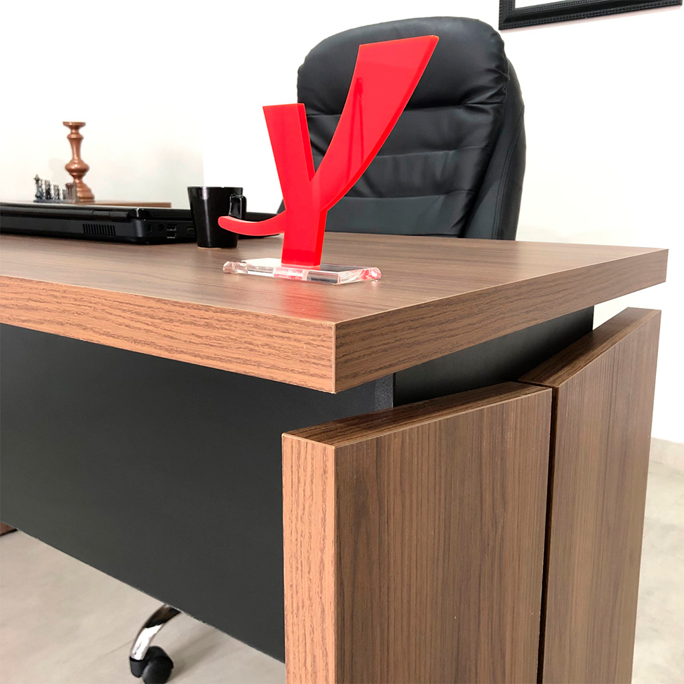 Mesa de Escritório Lane Nogal e Preta 145 cm