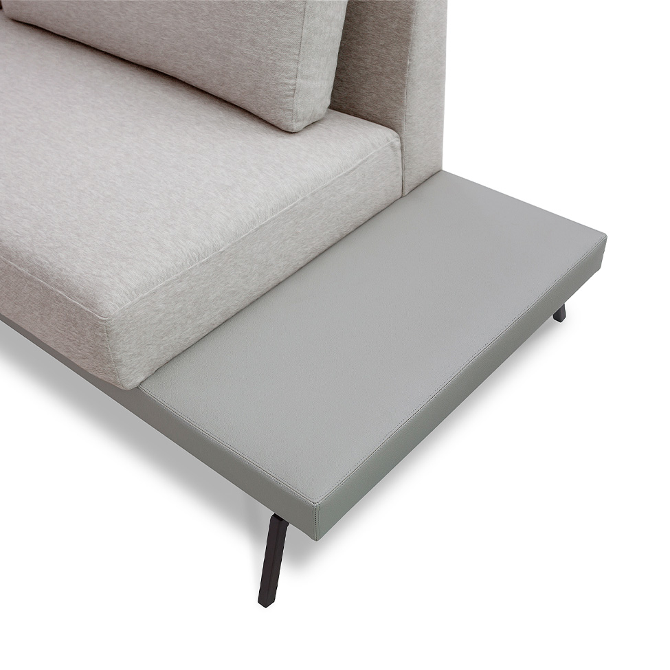 Sofá 3 Lugares Matteo com Mesa de Apoio Direita Linho Bege 210 cm