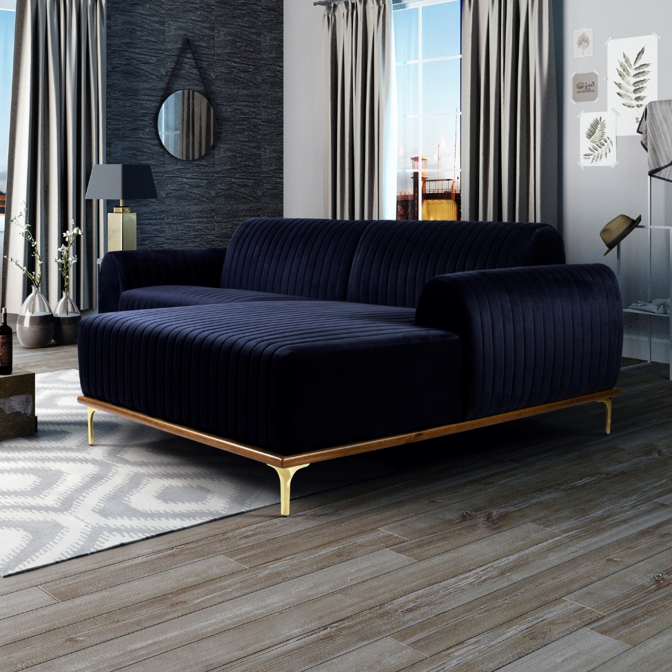 Sofá 3 Lugares Molino com Chaise Direito Veludo Azul Marinho e Dourado