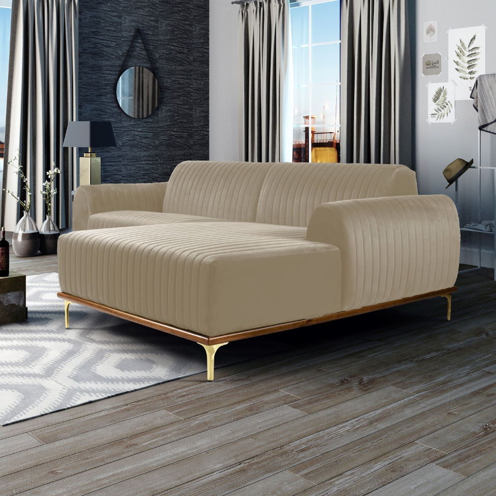 Sofá 3 Lugares Molino com Chaise Direito Veludo Creme e Dourado