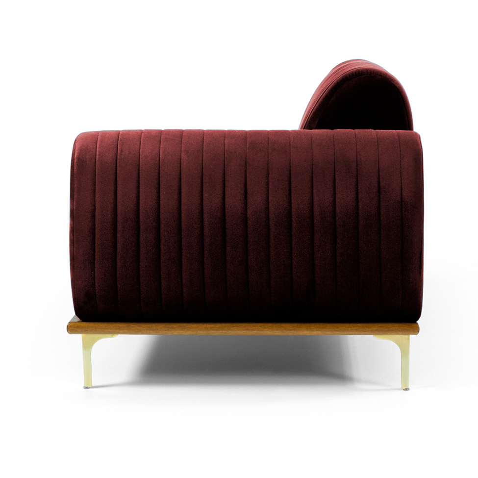 Sofá 3 Lugares Molino com Chaise Esquerdo Veludo Bordô e Dourado