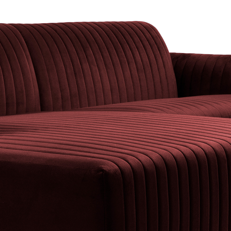 Sofá 3 Lugares Molino com Chaise Esquerdo Veludo Bordô e Dourado