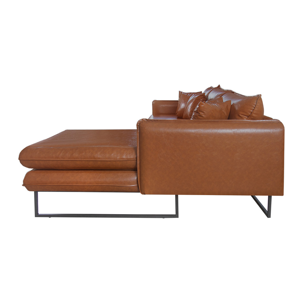 Sofá 5 Lugares Ricco com Chaise Direita Revestimento Sintético Caramelo