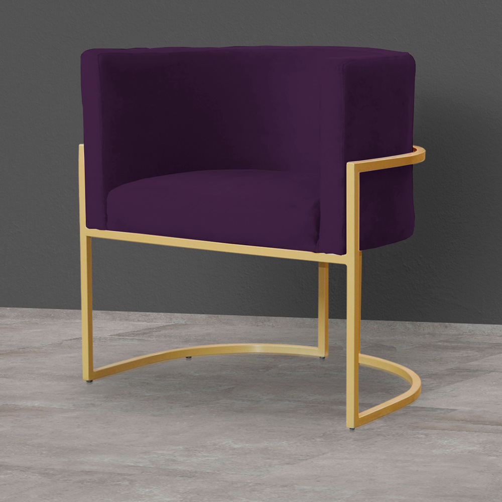 Poltrona Decorativa Sala de Estar Luana Base Gold Veludo Roxo - Montanaris Decor