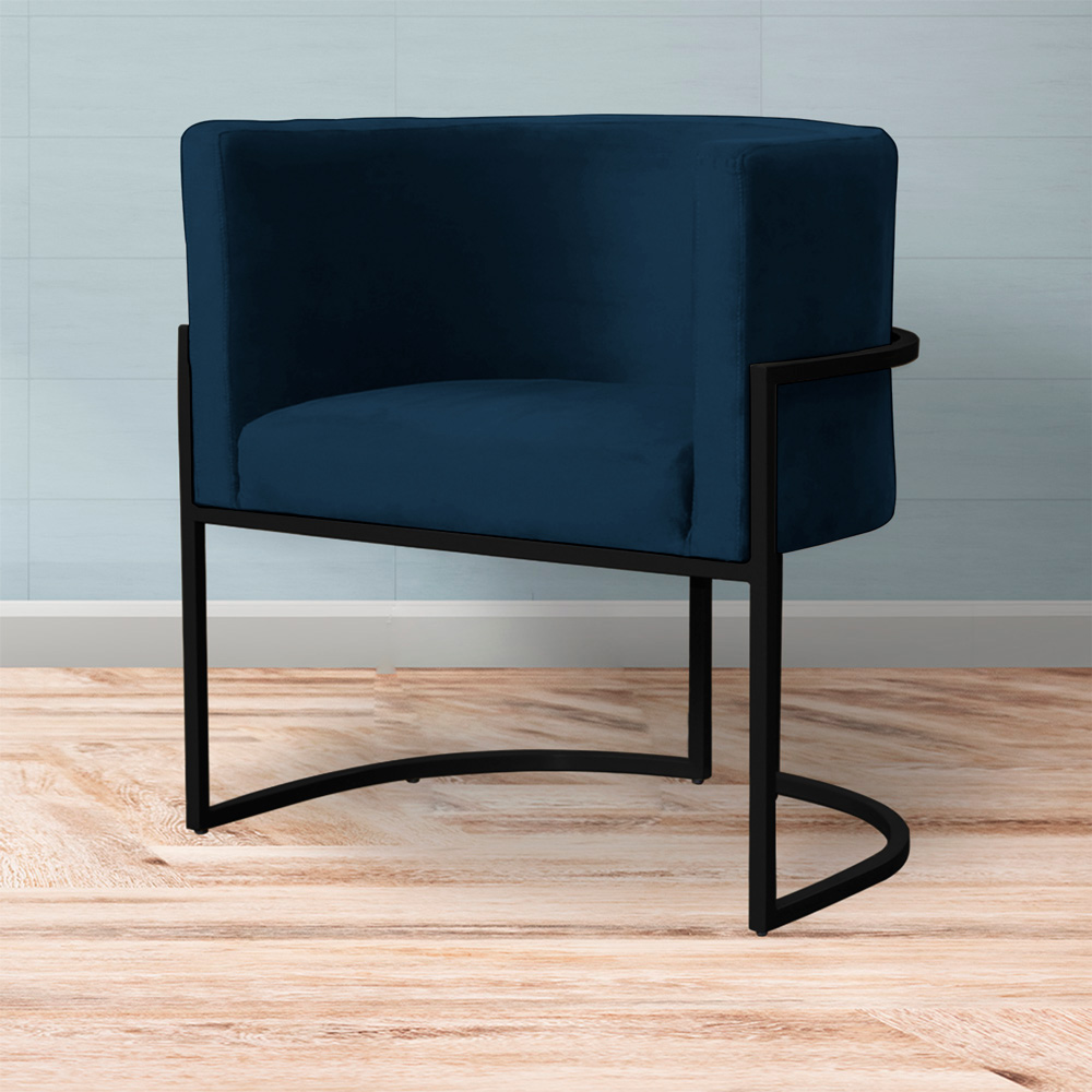Poltrona Decorativa Sala de Estar Luana Base Preta Veludo Azul Marinho - Montanaris Decor