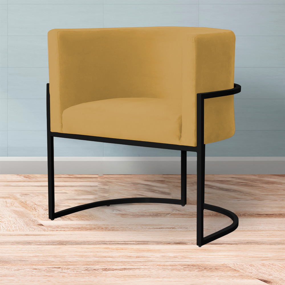 Poltrona Decorativa Sala de Estar Luana Base Preta Veludo Mostarda - Montanaris Decor