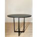 Mesa de jantar redonda Miró Preta 90cm para 4 lugares estilo industrial 