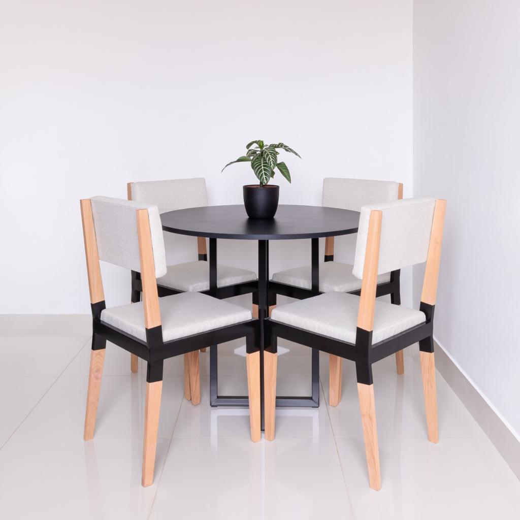 Mesa de jantar redonda Miró Preta 90cm para 4 lugares estilo industrial Freijó