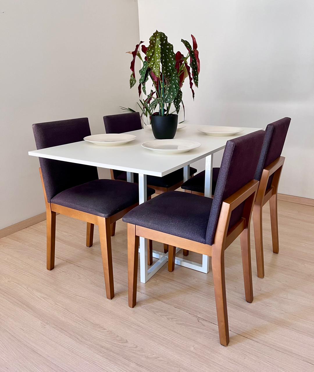 Mesa de jantar retangular Ipê Branca 4 lugares 130x80cm MDF estilo industrial 