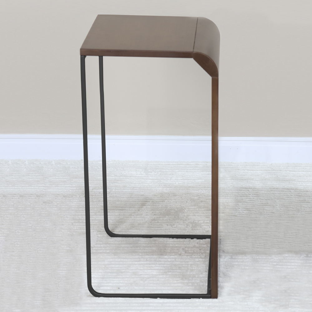 Mesa De Centro Baixa Madeira Pinhao Base Metal Preto Nacc