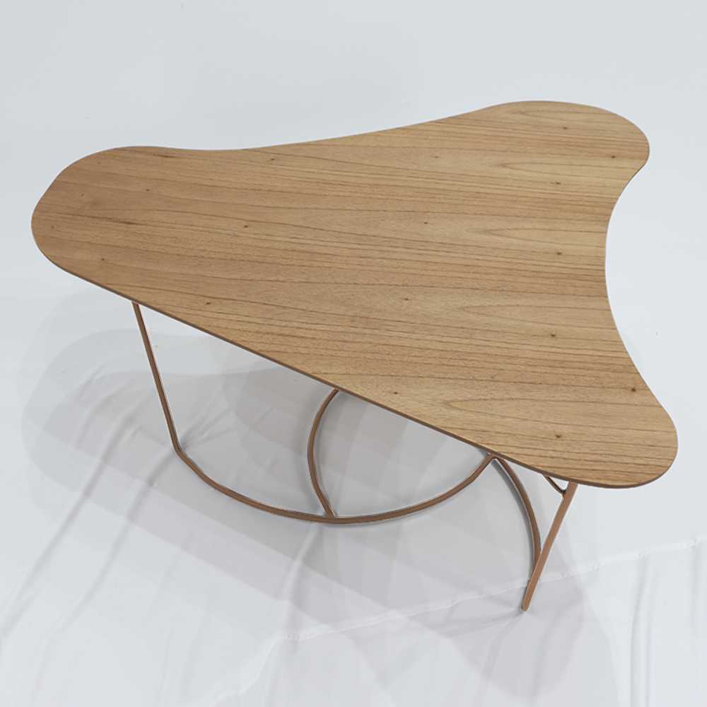 Mesa De Centro Boomerang Madeira Amendoa Base Metal Cobre Nacc
