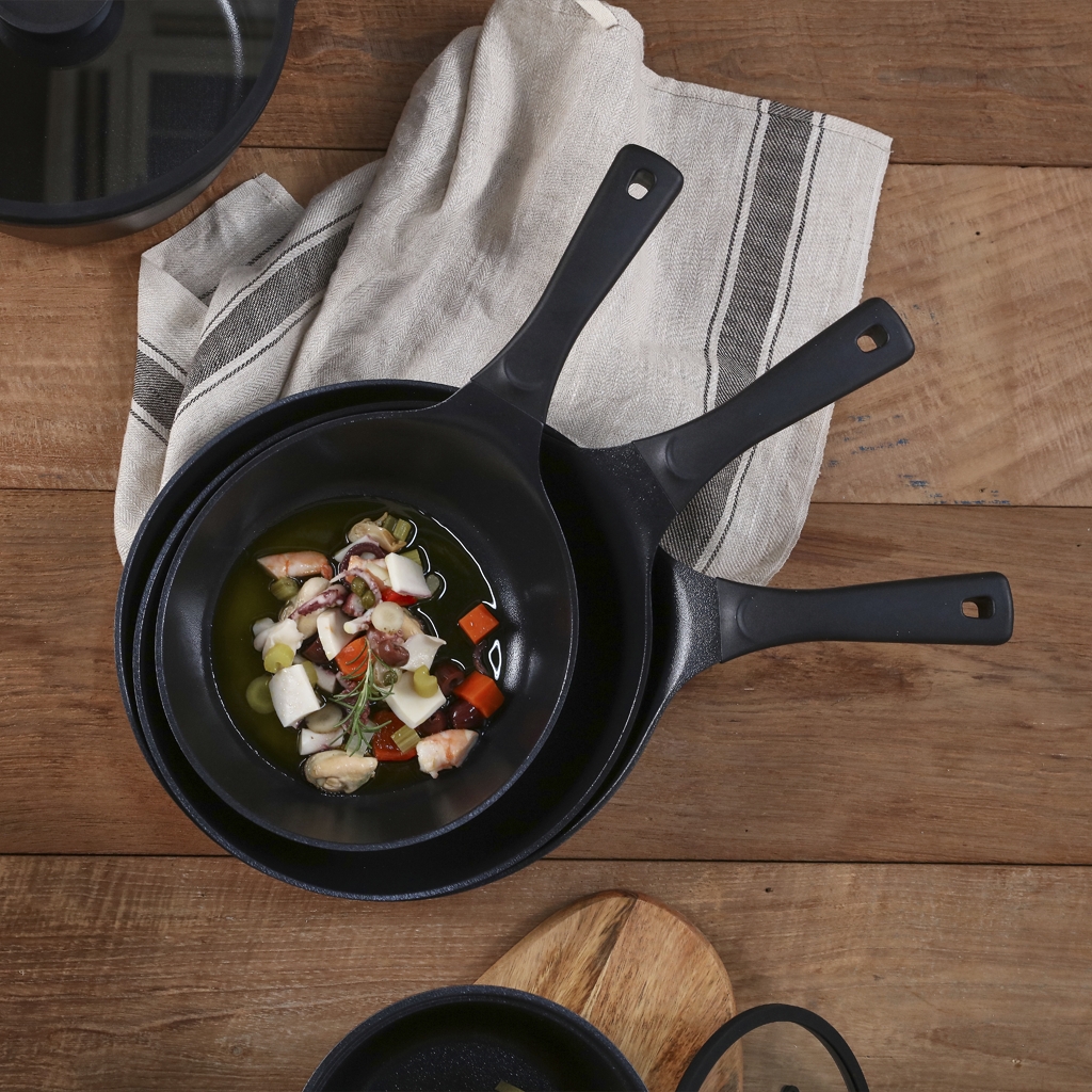 Frigideira Wok 24cm/3,7L - Indução - Alumínio com Revestimento Cerâmico - VULKAN - Neoflam - Cor Preta