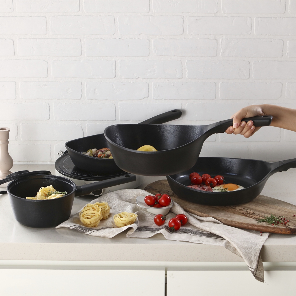 Frigideira Wok 24cm/3,7L - Indução - Alumínio com Revestimento Cerâmico - VULKAN - Neoflam - Cor Preta