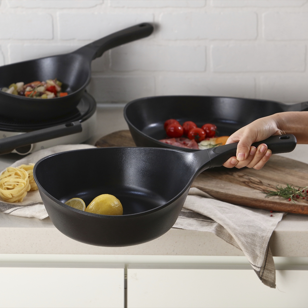 Frigideira Wok 28cm/3,8L - Indução - Alumínio com Revestimento Cerâmico - VULKAN - Neoflam - Cor Preta