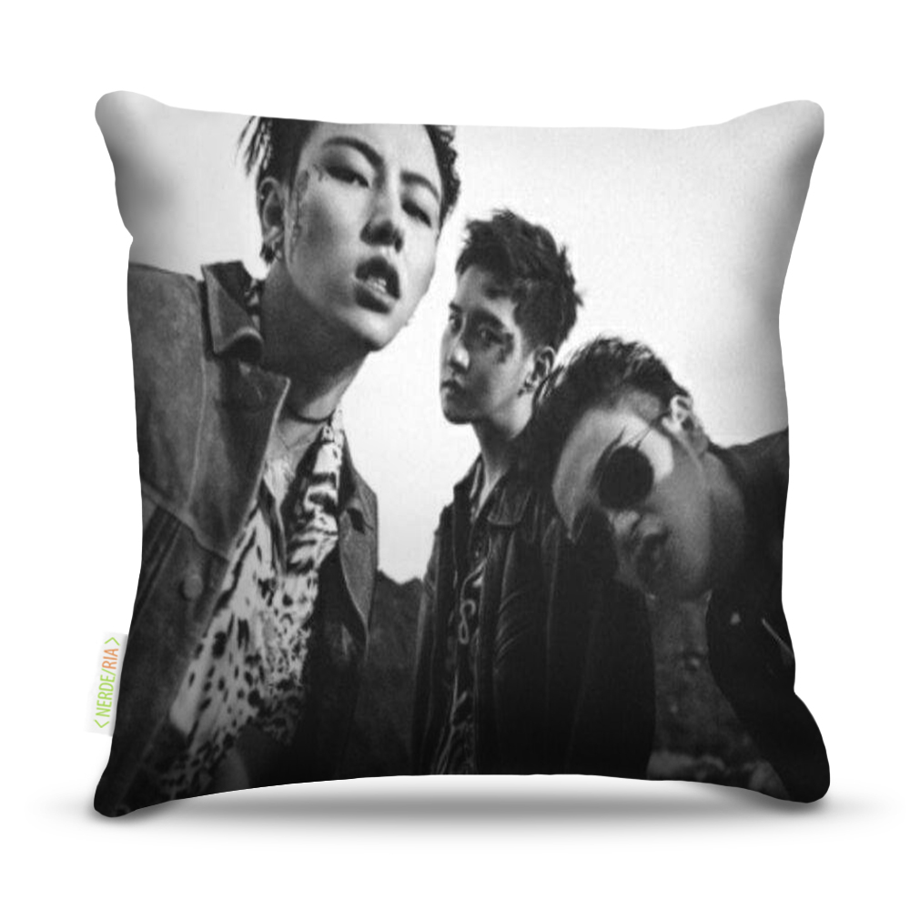 Almofada 45 x 45cm  Nerderia e Lojaria pop bastarz coreanos colorido
