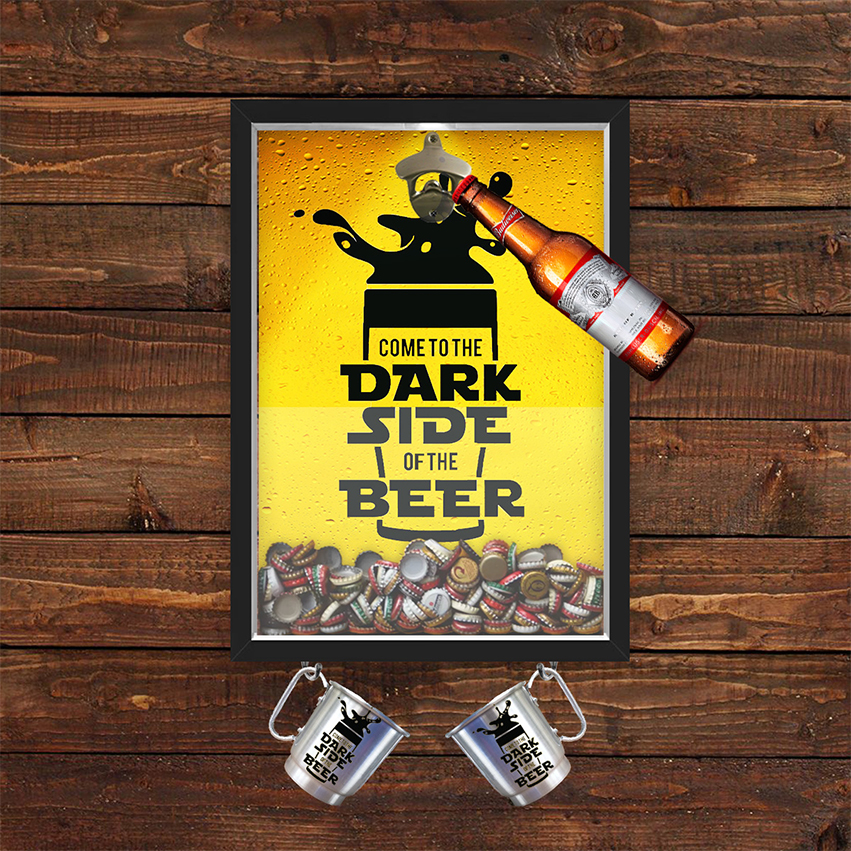 Quadro Caixa Com Abridor De Garrafas E Porta Tampinha Cerveja Com Pendurador Para As  2 Canecas.