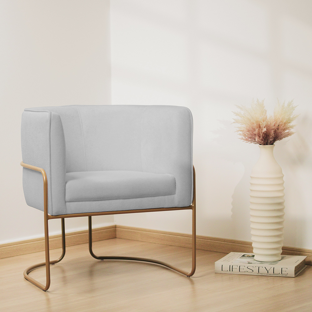 Kit 02 Poltronas Decorativas Betina Base Aço Ouro Fosco Bouclé Cinza Claro - Nexta Casa