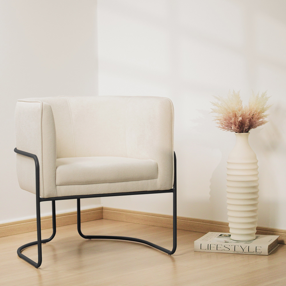 Kit 02 Poltronas Decorativas Betina Base Aço Preto Bouclé Off White - Nexta Casa