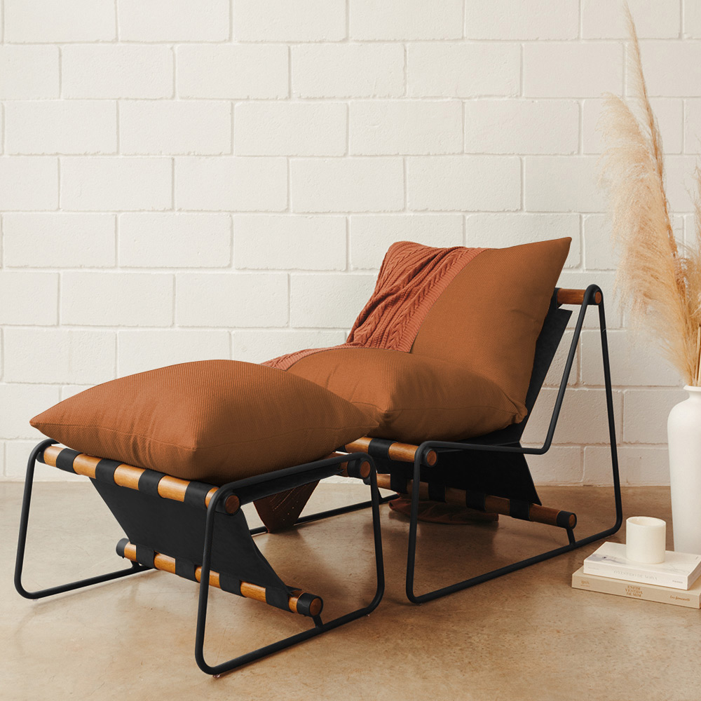 Kit Poltrona com Puff Turim Base Aço Preto Recouro Black Poliéster Terracota - Nexta Casa