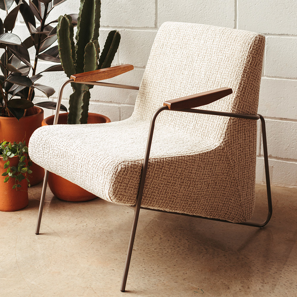 Poltrona Safira Base Aço Fixa Titânio Bouclé Tramare Off White Mesclado - Nexta Casa