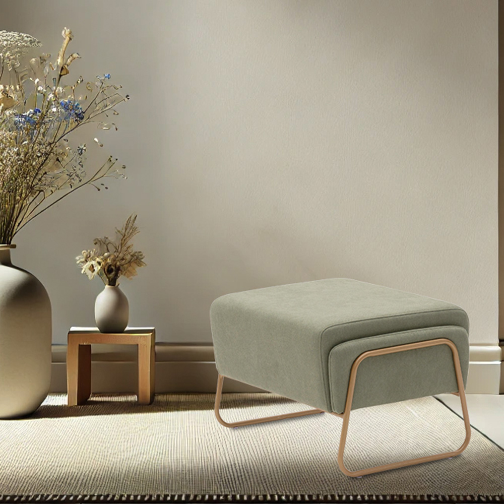 Puff Decorativo Sala de Estar Zara Base Aço Ouro Fosco Linho Verde - Nexta Casa