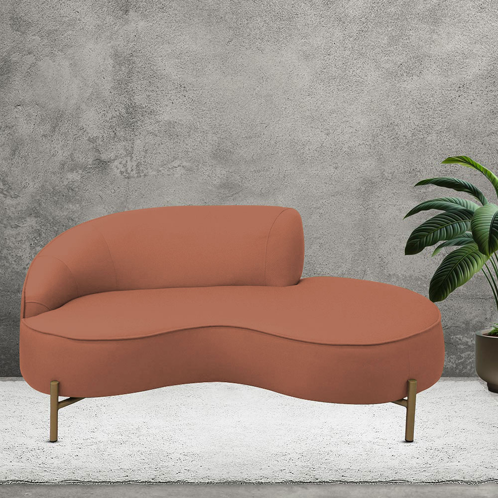 Sofá Curvo 02 Lugares 150cm Braço Direito Thommy Pés Ouro Fosco Linho Coral - Nexta Casa