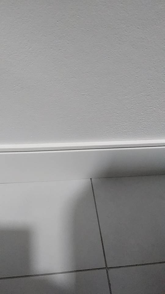 Rodapé Autocolante Flexível  - Boiserie Roda Meio Moldura Eva - 10cm 5 Metros