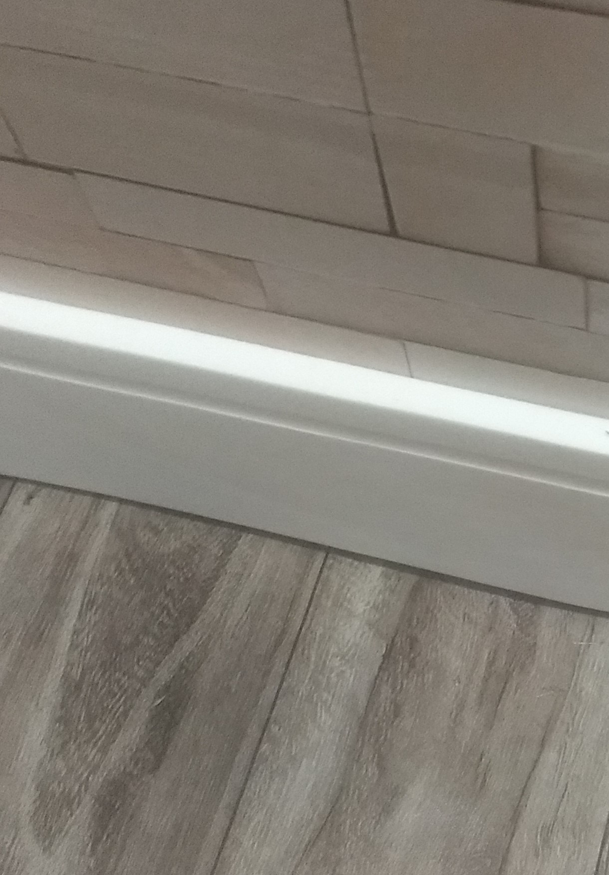 Rodapé Autocolante Flexível  - Boiserie Roda Meio Moldura Eva - 7cm 5 Metros