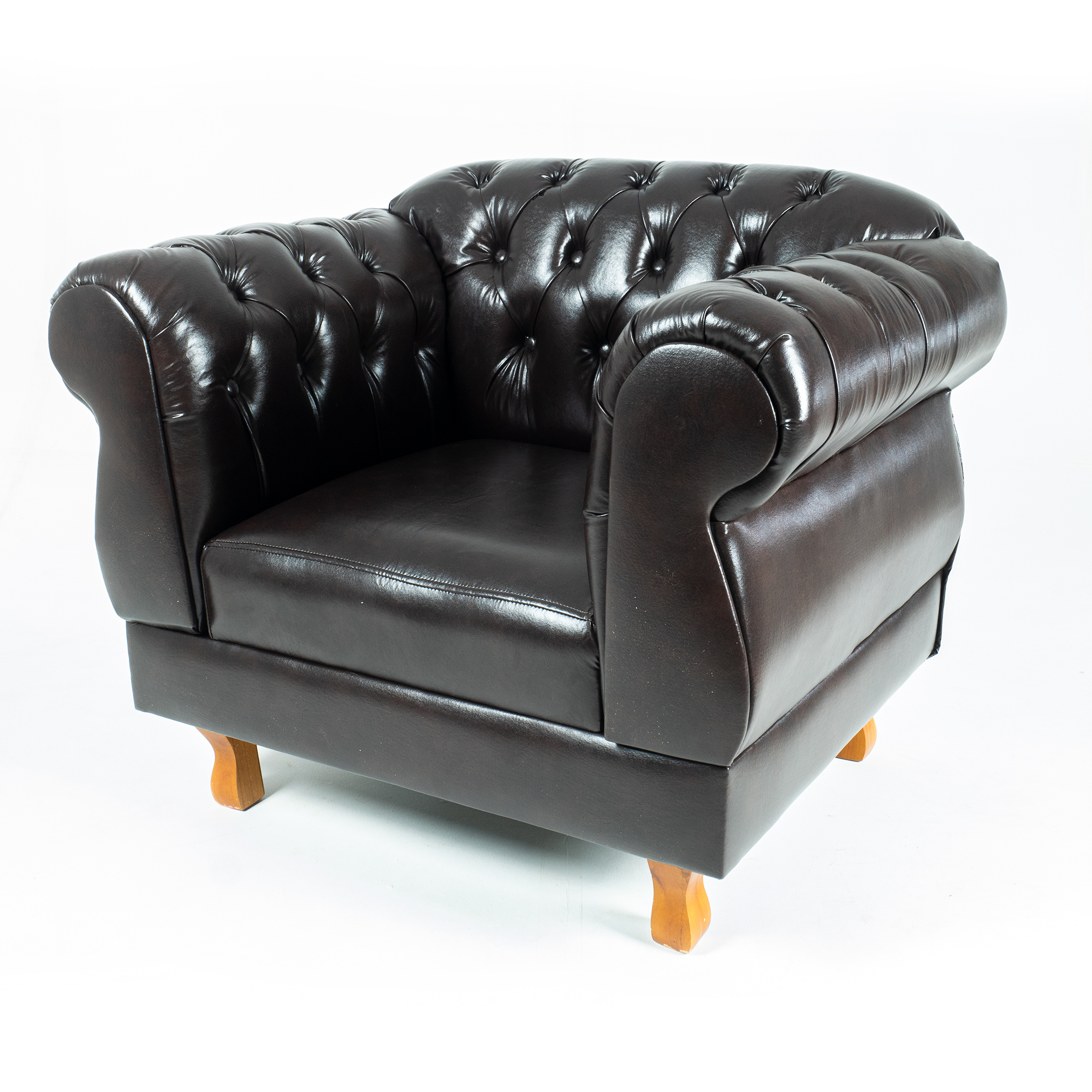 Kit 2 poltronas Chesterfield Capitonê Elisabeth Corano Café Decoração, Recepção, Salas de Tv e Estar