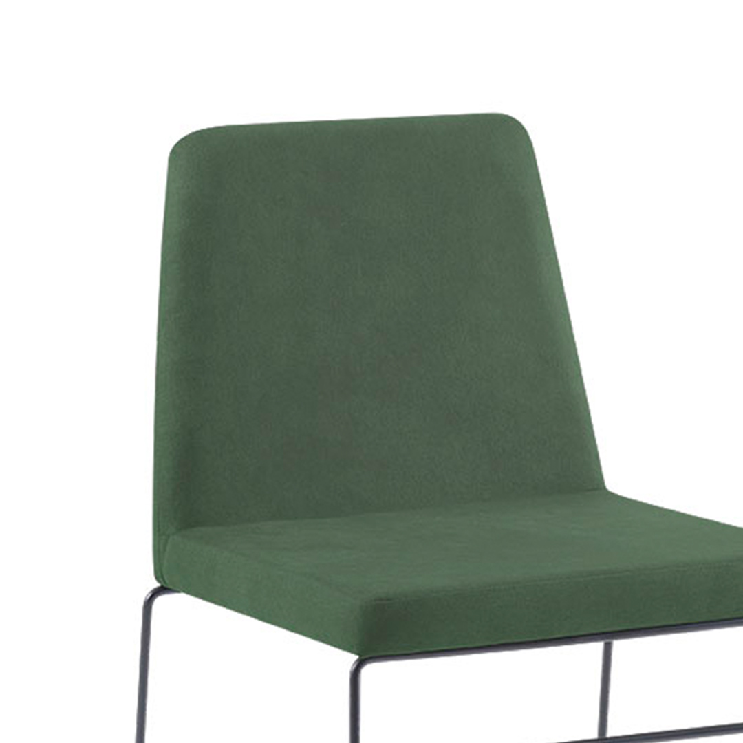 Cadeira de Jantar Paris Linho Verde Base Aço Preto - OOCA Móveis