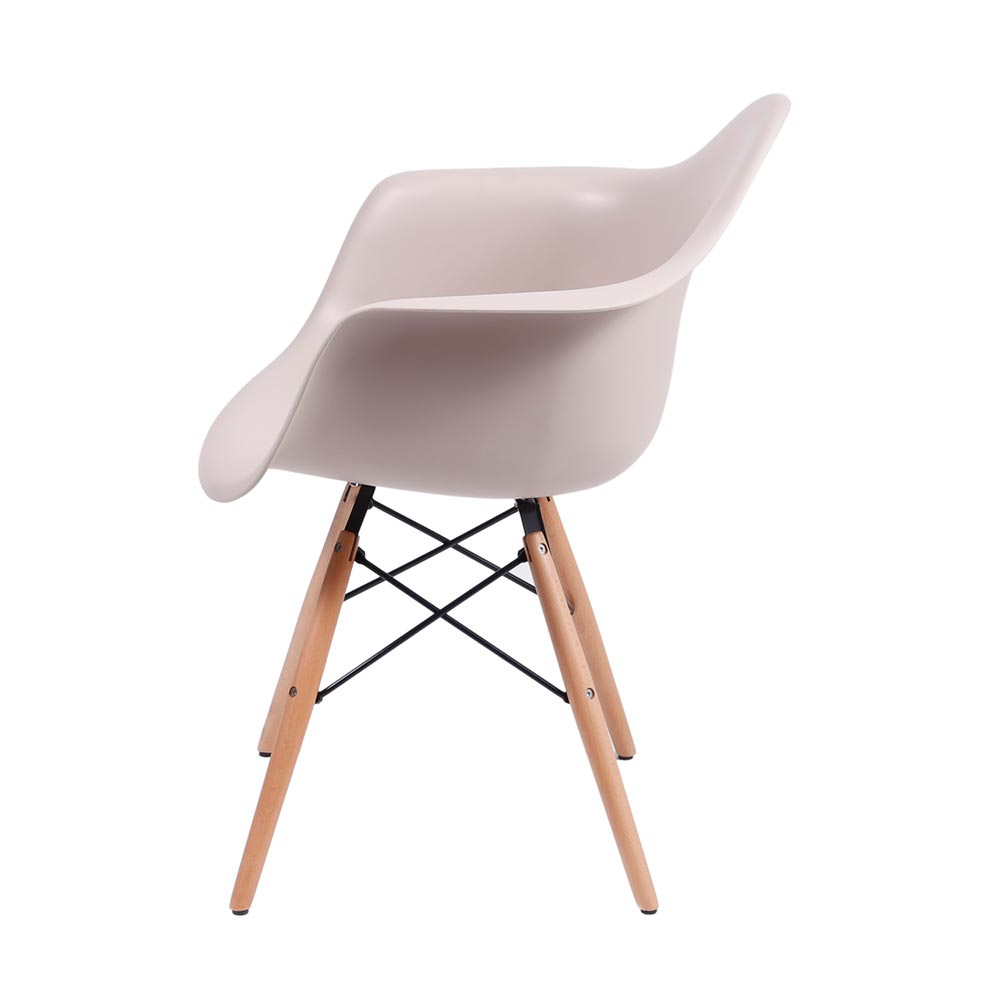 Cadeira Eames DAW - Fendi
