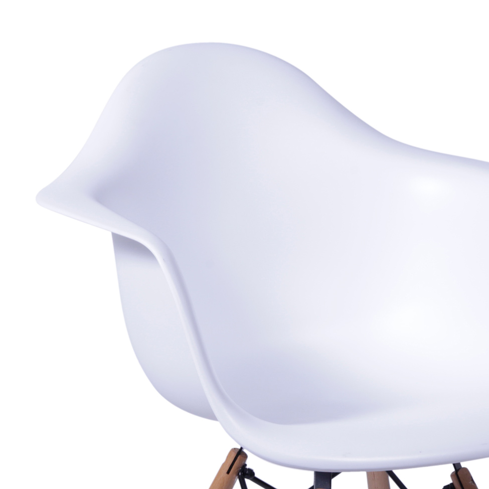 Cadeira Eames Eiffel com Braço Branca Base Madeira