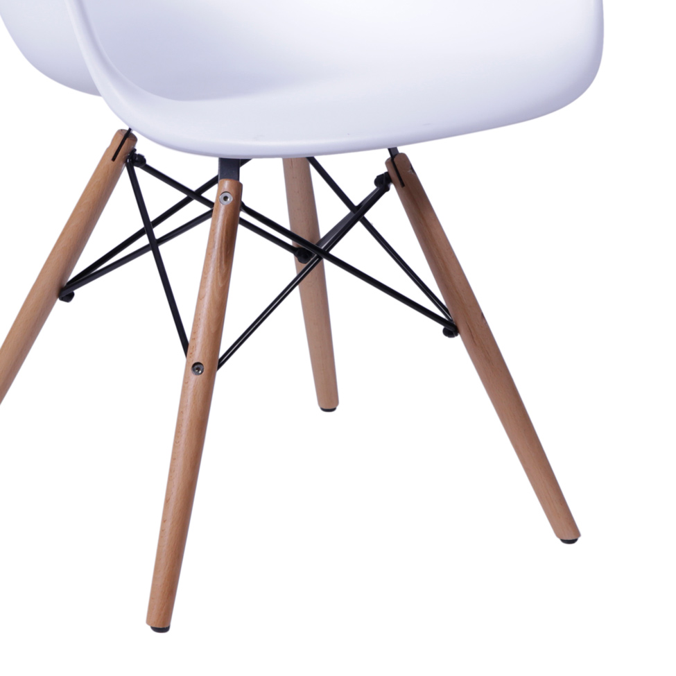 Cadeira Eames Eiffel com Braço Branca Base Madeira