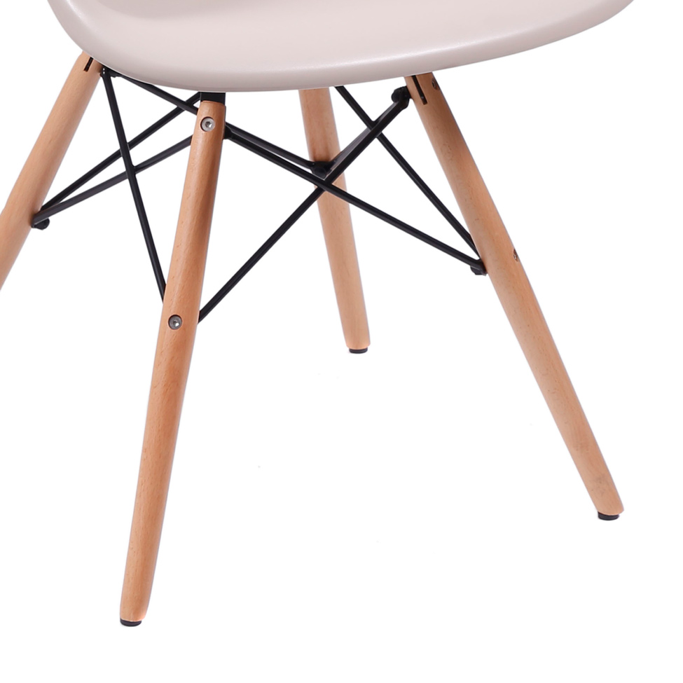 Cadeira Eames Eiffel com Braço Fendi Base Madeira