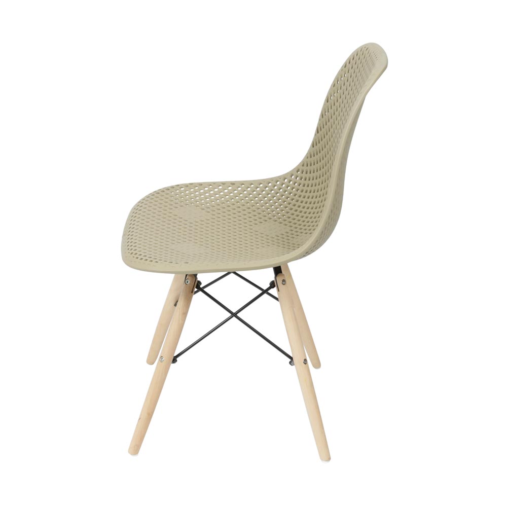 Cadeira Eames Furadinha - Fendi