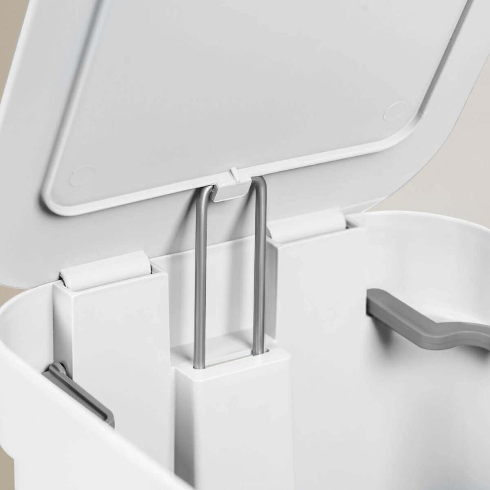 Kit 2 Lixeiras de Pedal com Aro Interno 12 Litros e 20 Litros Dupla Seletiva OU Trium Branco