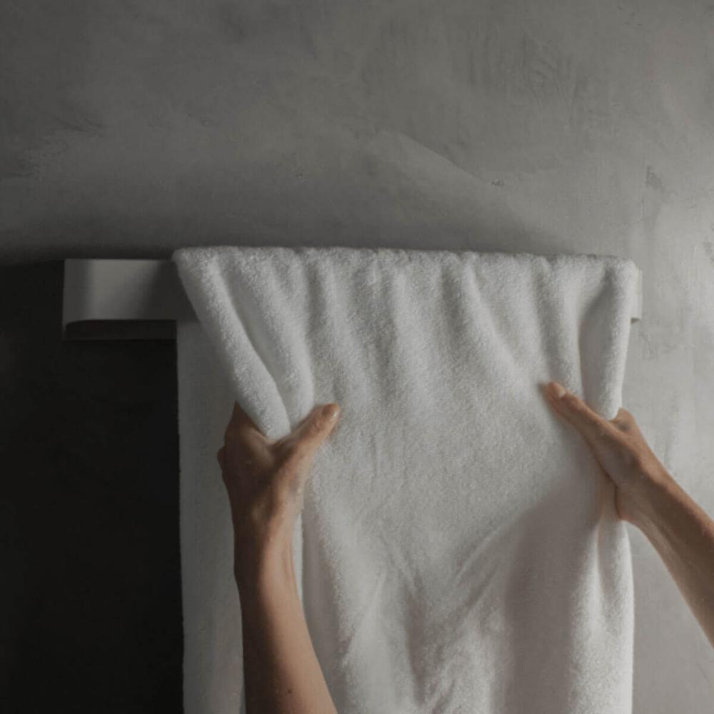 Kit Banheiro 6 pçs Porta Shampoo Toalheiro Papeleira Gancho Lixeira Escova Sanitária Adesivo Bege