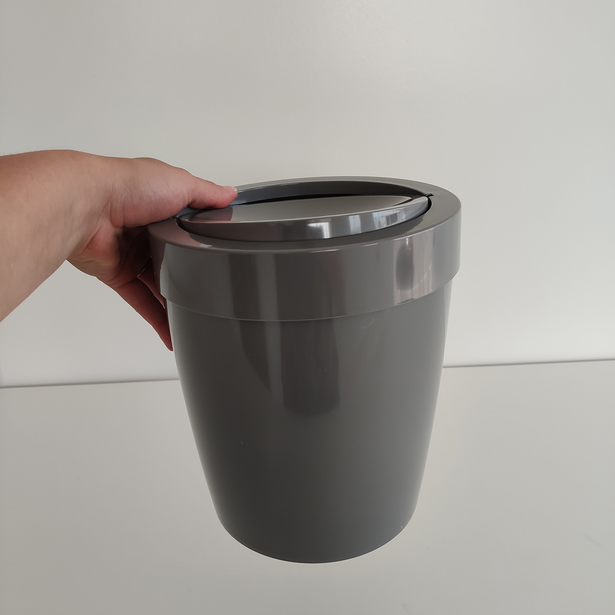 Lixeira Tampa Basculante Vitra 5l Cesto Lixo Banheiro Ou Chumbo