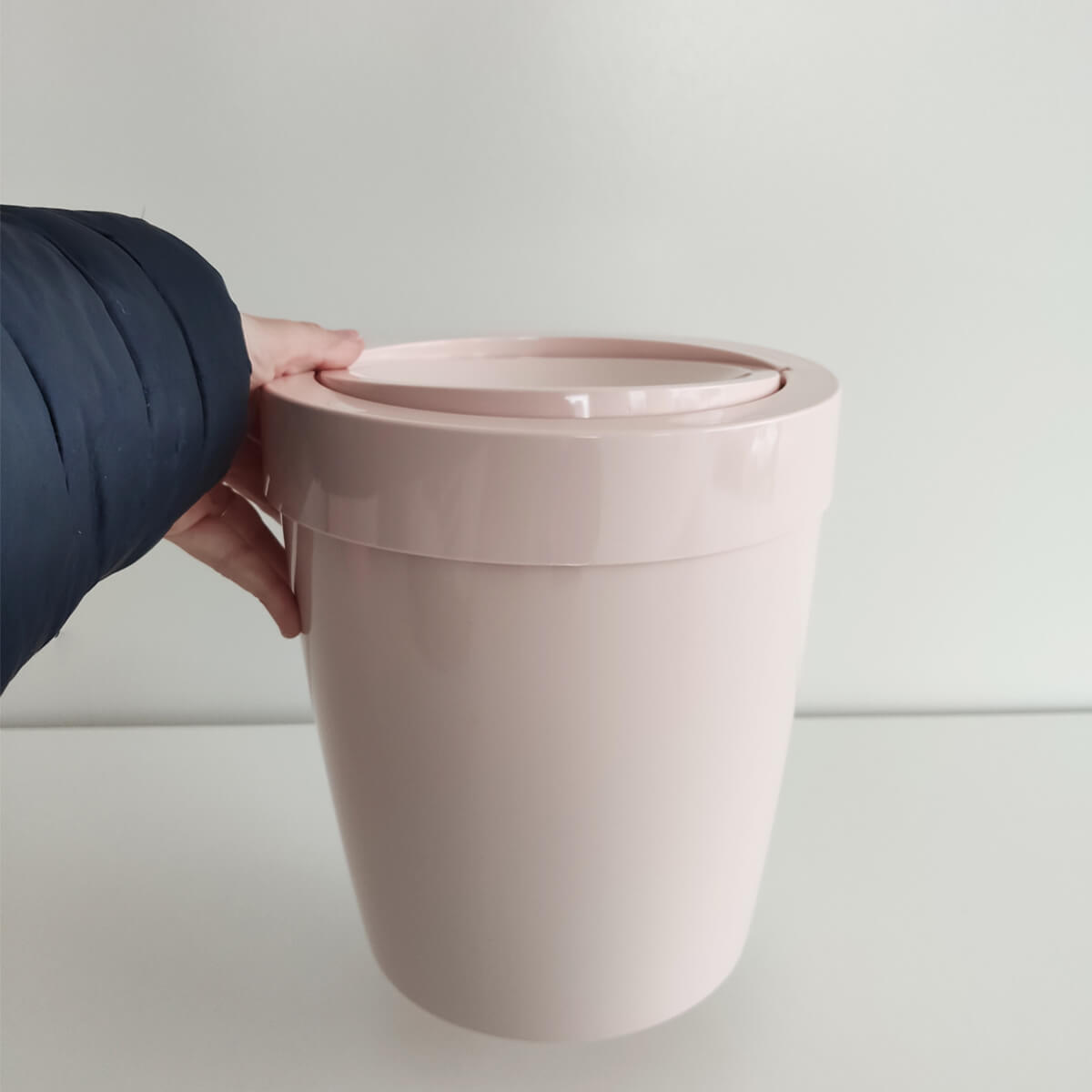 Lixeira Tampa Basculante Vitra 5l Cesto Lixo Banheiro Ou Rosa Nude