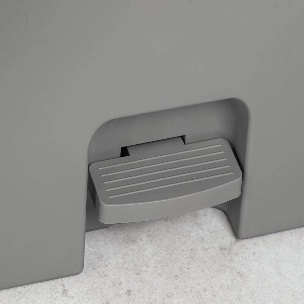 Lixeira de Banheiro com Pedal e Aro Interno Polipropileno 6 Litros Trium OU Chumbo