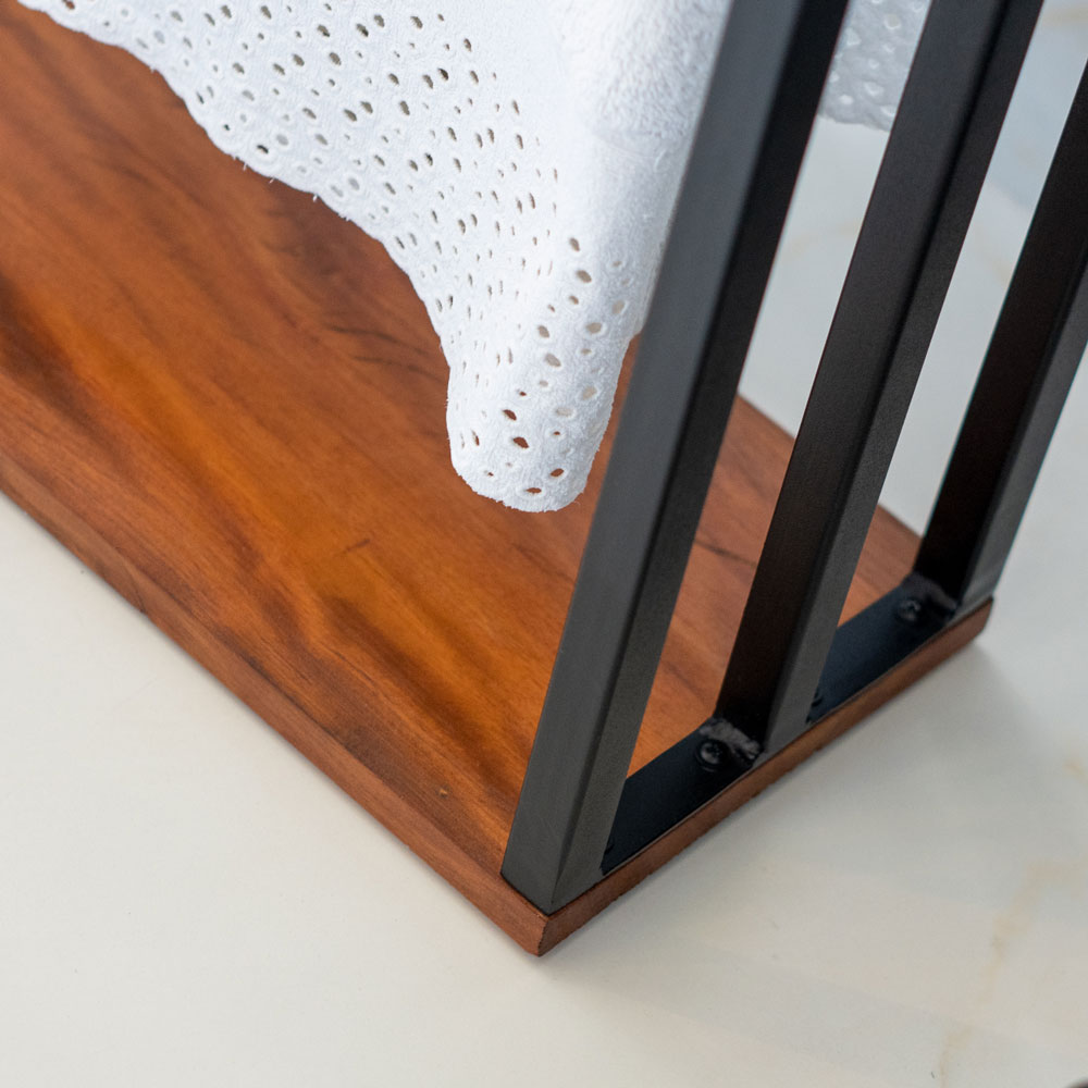 Porta Toalha Para 3 Toalhas Eleganza 50 cm Metal Preto e Madeira - Pallazio