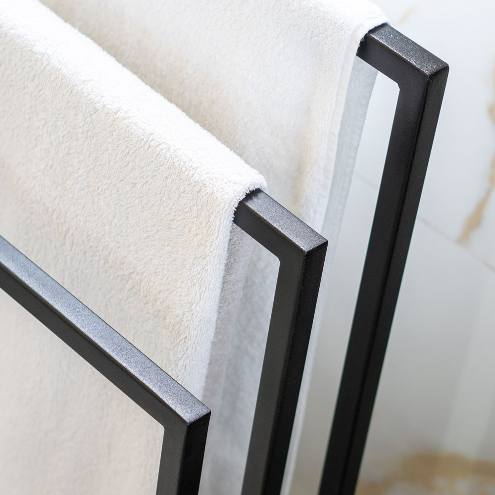 Porta Toalha Para 3 Toalhas Eleganza 50 cm Metal Preto e Madeira - Pallazio
