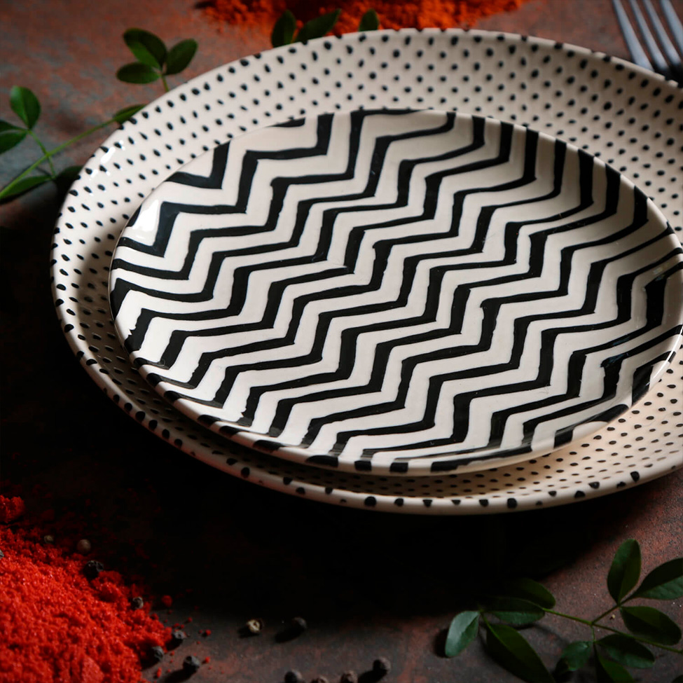 Prato de Sobremesa Chevron Off White e Preto