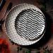 Prato de Sobremesa Chevron Off White e Preto