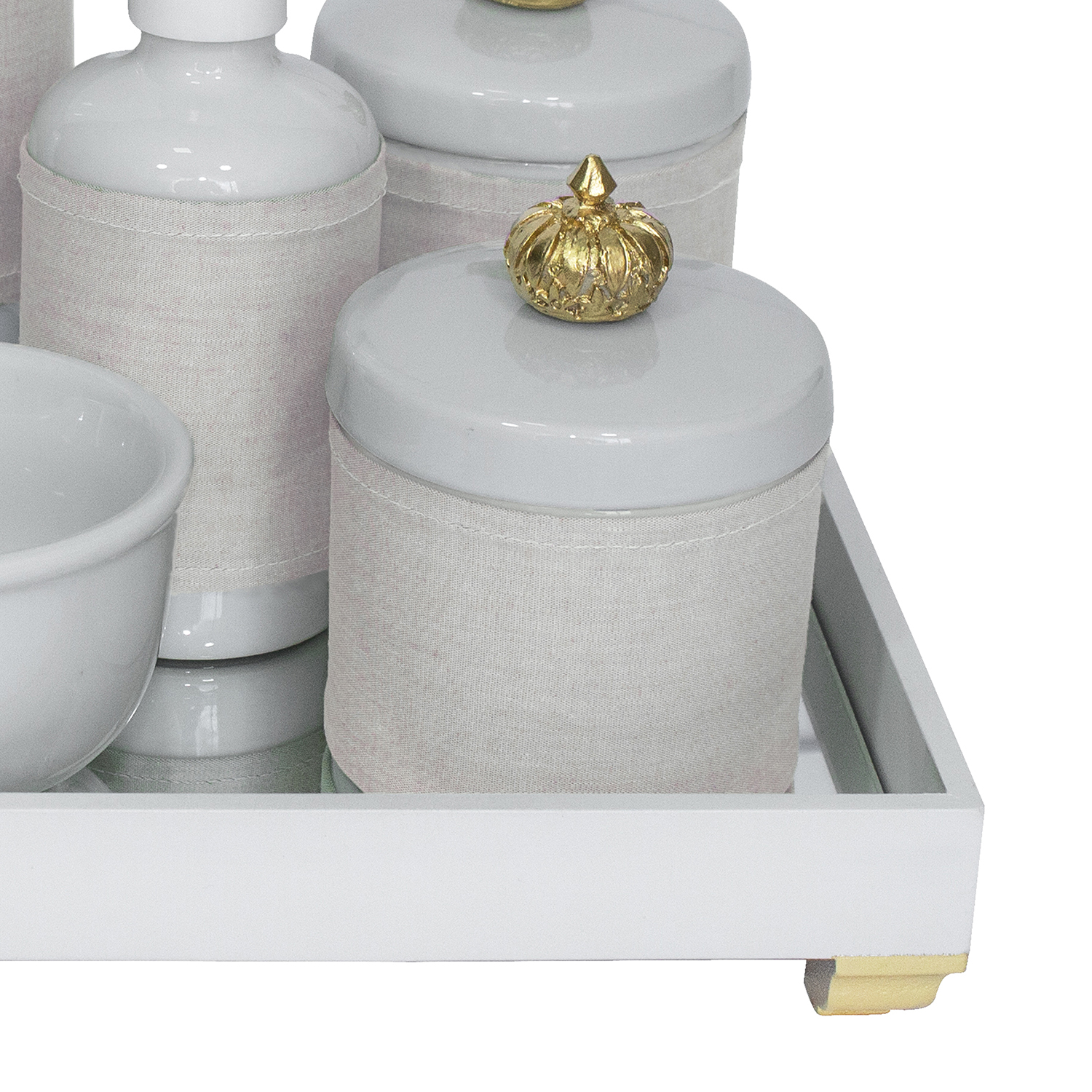 Kit Higiene Espelho Completo Porcelanas, Garrafa Pequena e Capa Coroa Dourado Quarto Bebê Unissex