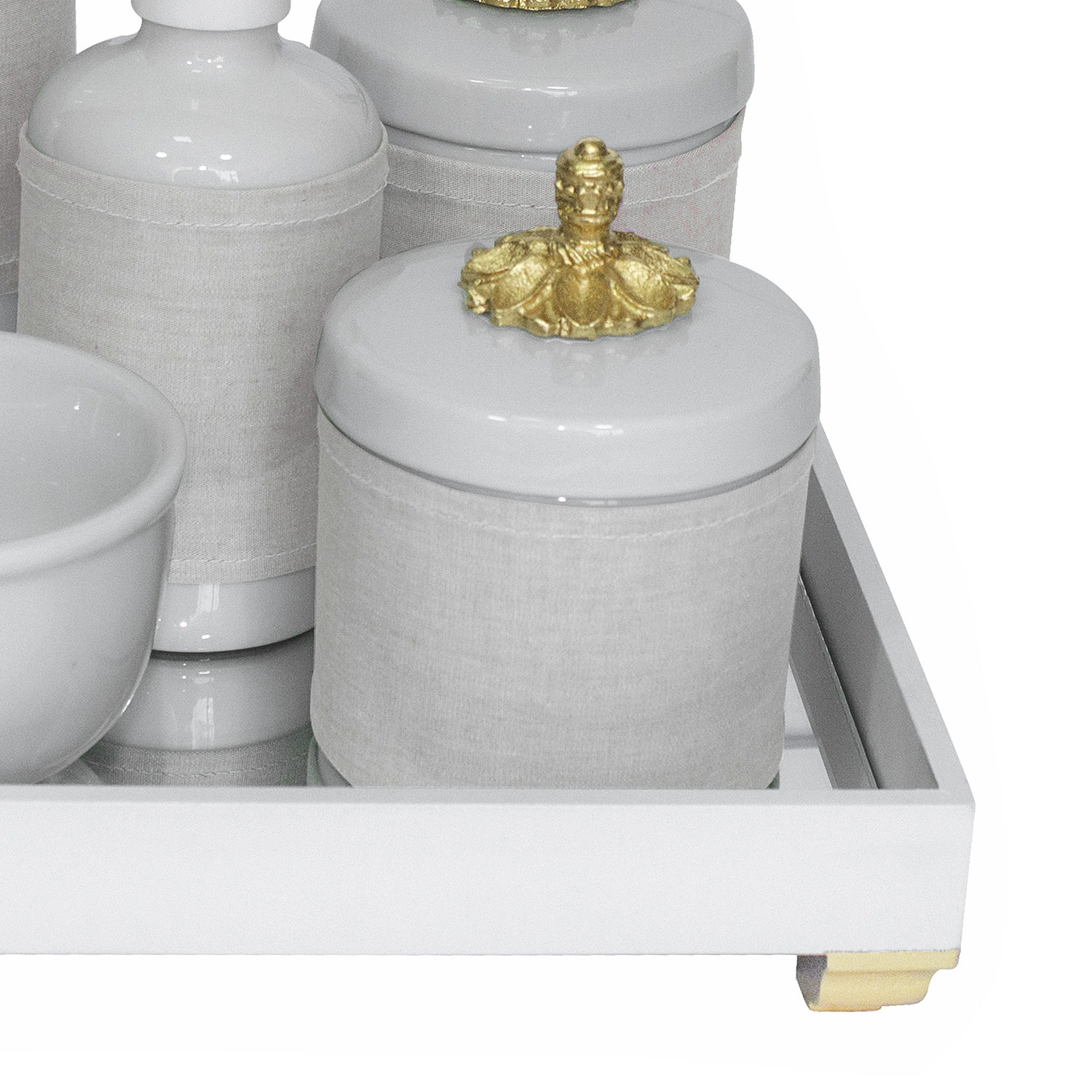 Kit Higiene Espelho Completo Porcelanas, Garrafa Pequena e Capa Provençal Dourado Quarto Bebê Unissex