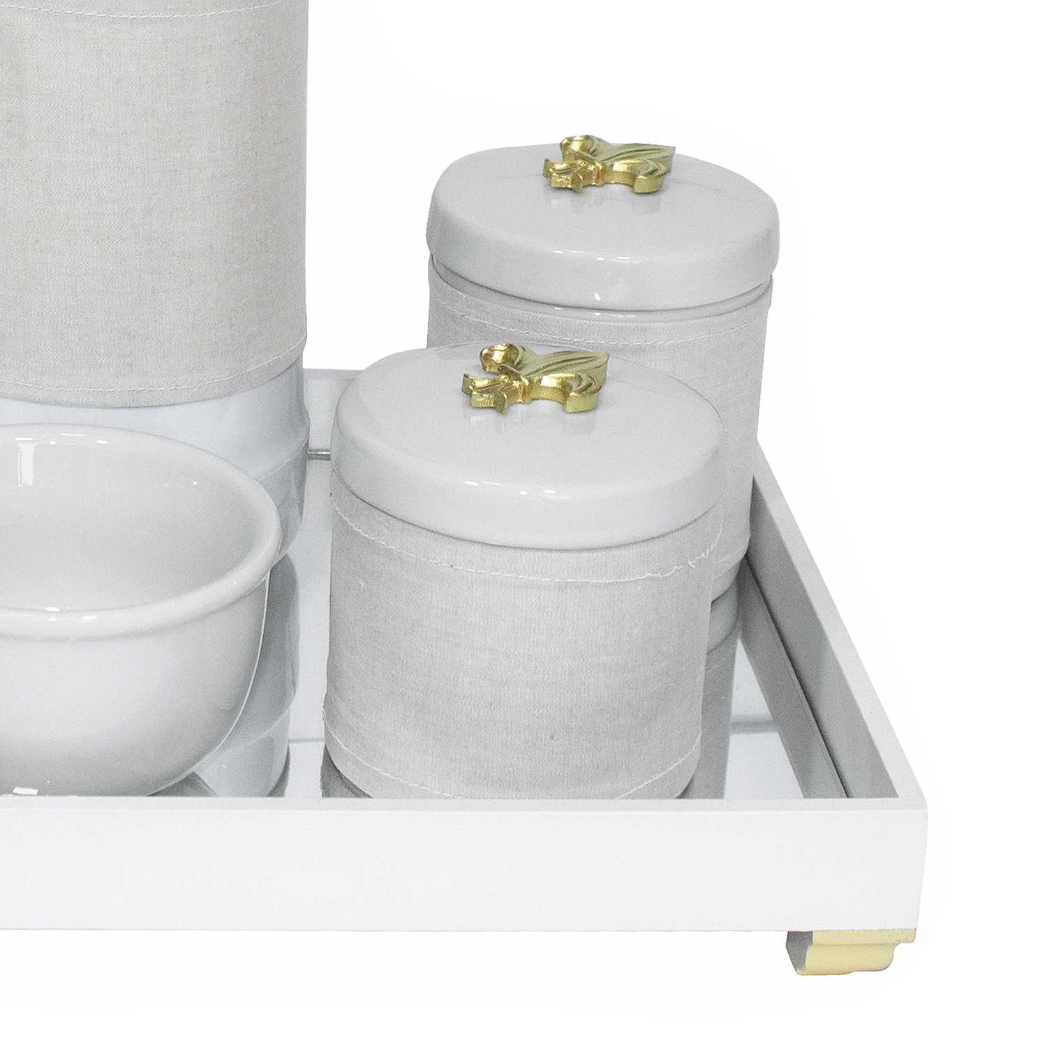 Kit Higiene Espelho Potes, Garrafa, Molhadeira e Capa Flor de Liz Dourado Quarto Bebê Unissex