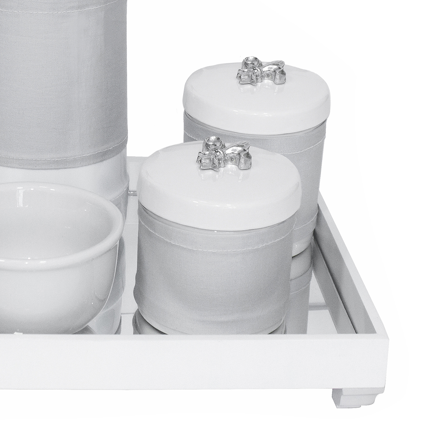 Kit Higiene Espelho Potes, Garrafa, Molhadeira e Capa Flor de Liz Prata Quarto Bebê Unissex