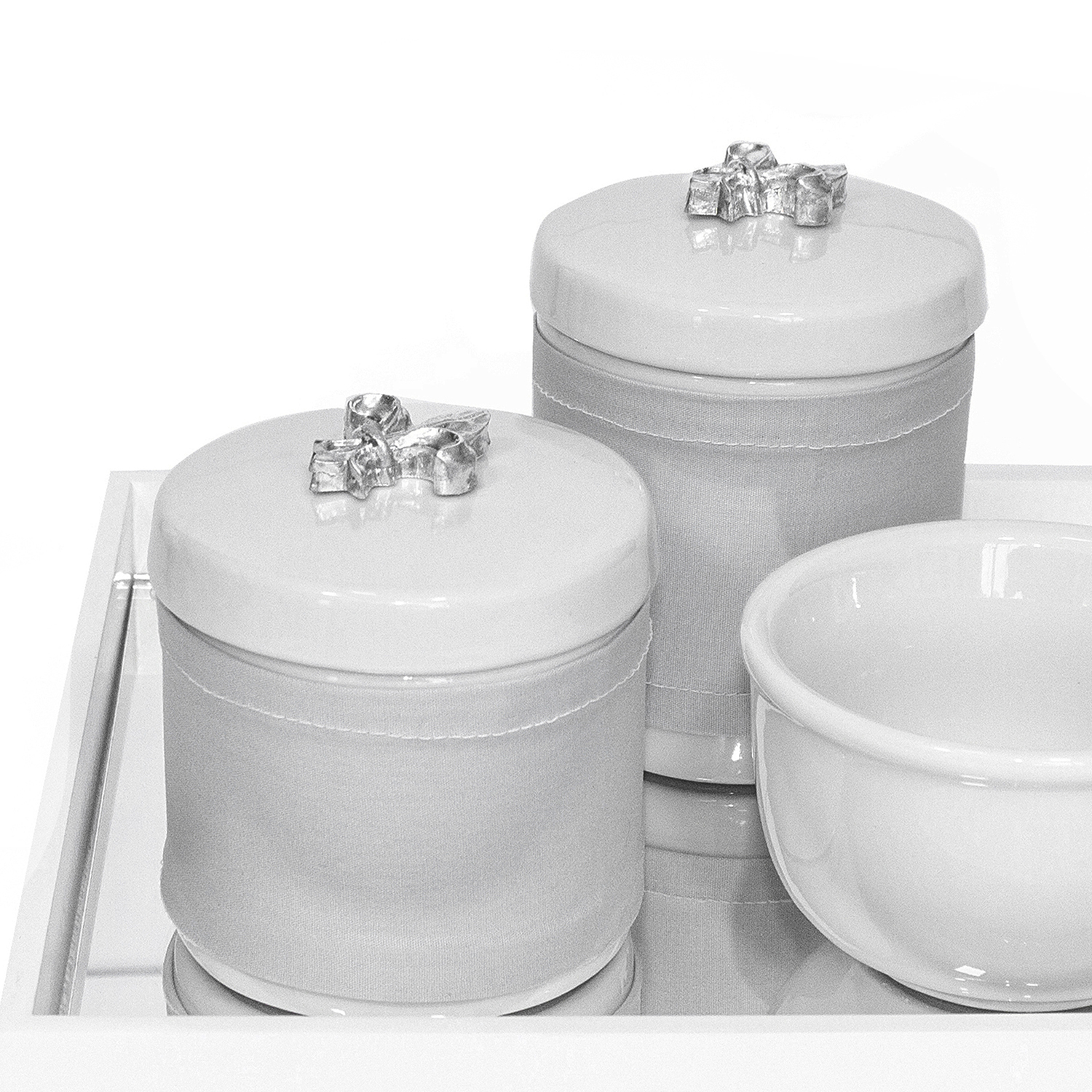 Kit Higiene Espelho Potes, Molhadeira e Capa Flor de Liz Prata Quarto Bebê Unissex